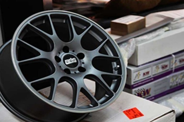 Lalla'S Tyres & Mags