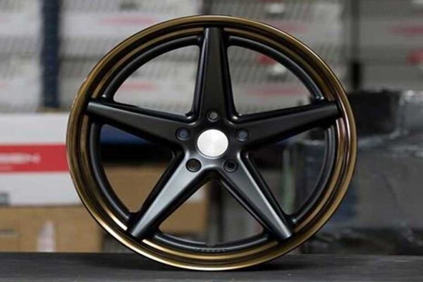 Lalla'S Tyres & Mags