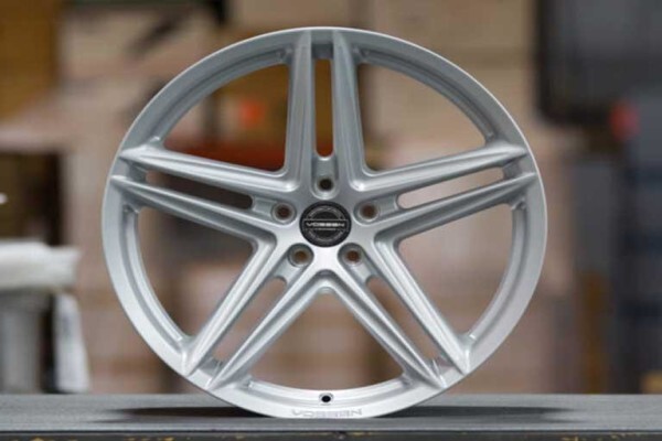 Lalla'S Tyres & Mags