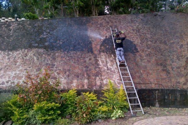 Pressure-It :: Pressure Cleaning Specialists