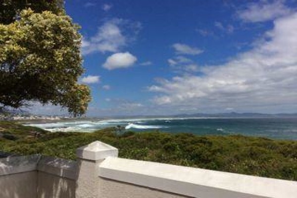 Chas Everitt Hermanus
