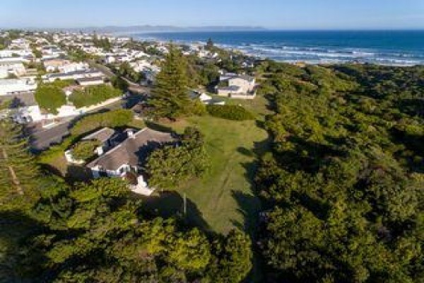 Chas Everitt Hermanus