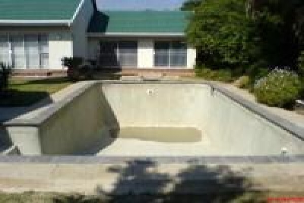 Medallion Pools