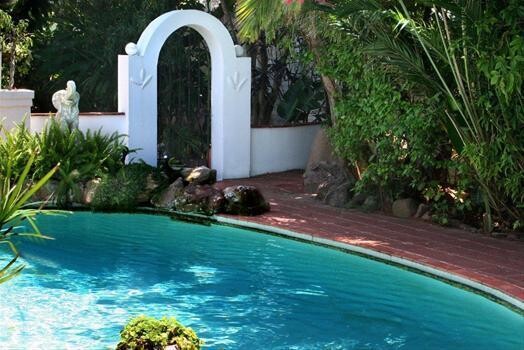 Honey Pot Bed And Breakfast Guest House