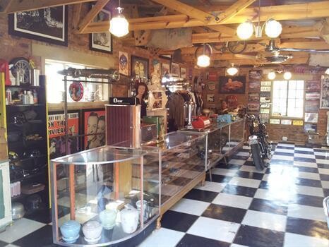 Retro Cafe