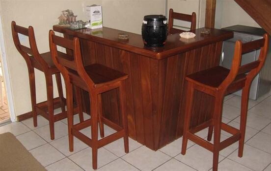 Custom Carpenty And Decor