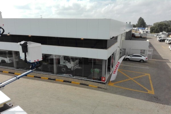 Isuzu Truck World