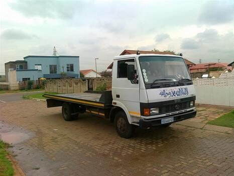 Farouks Towing