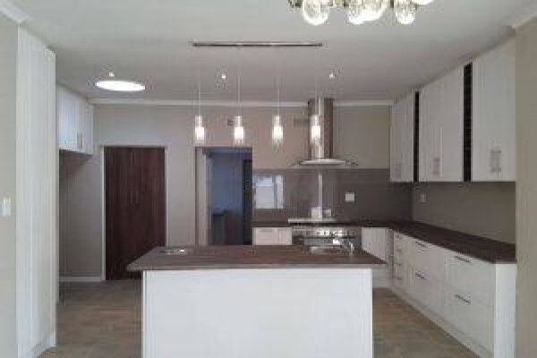Hh Joinery And Carpentry