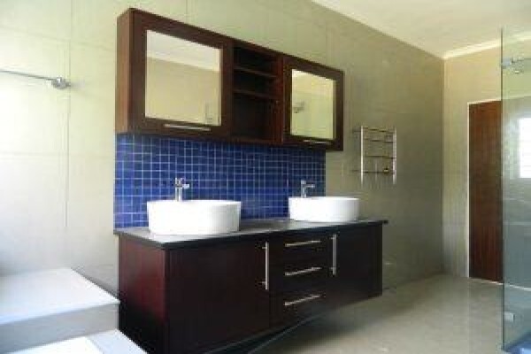 Hh Joinery And Carpentry