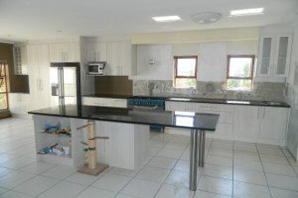 Hh Joinery And Carpentry