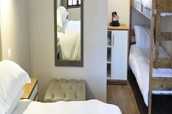 Loerie Guest Lodge & Conference Centre