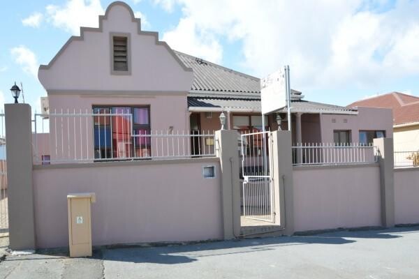 Cozy Nest Guest House & Health Spa