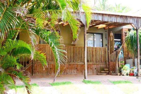 Ansteys Beach Backpackers International