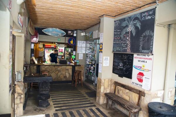 Ansteys Beach Backpackers International