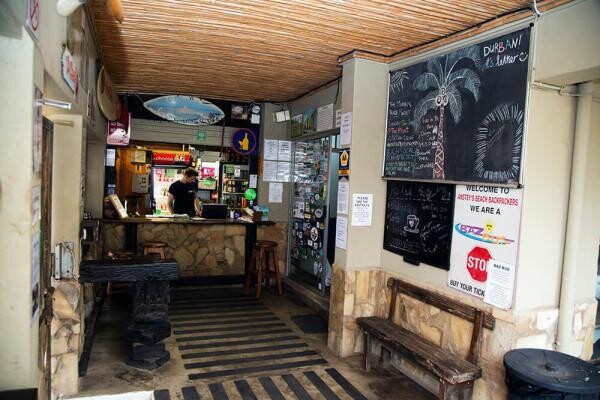 Ansteys Beach Backpackers International
