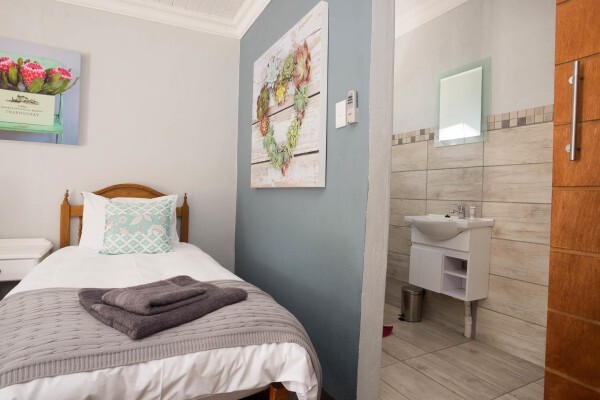 Aan De Bergen Guest House