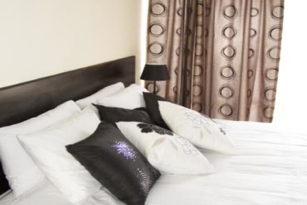 360 Eastwoods Guest House