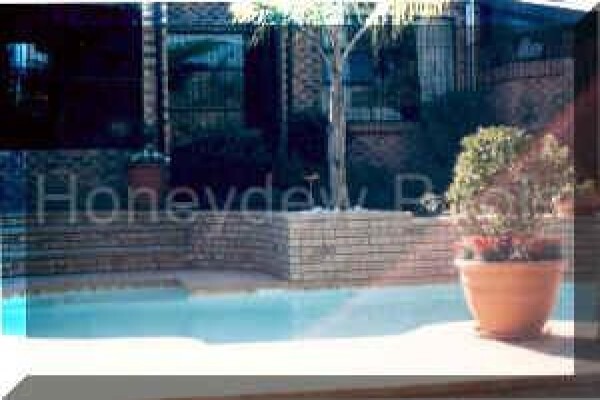 Honeydew Pools