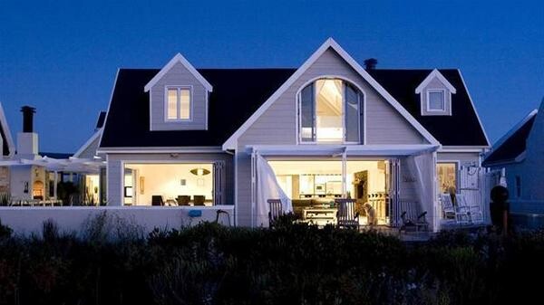 Grotto Bay Living
