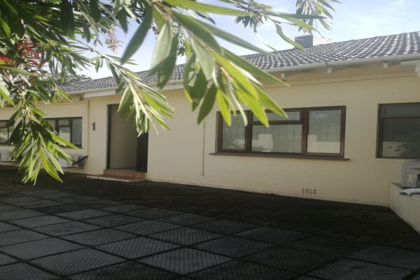 Jeni Pike Properties - Selling Houses...Its About People.