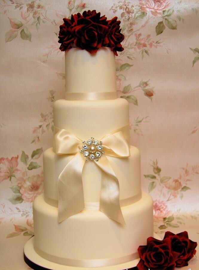 Wedding cakes by Suzette