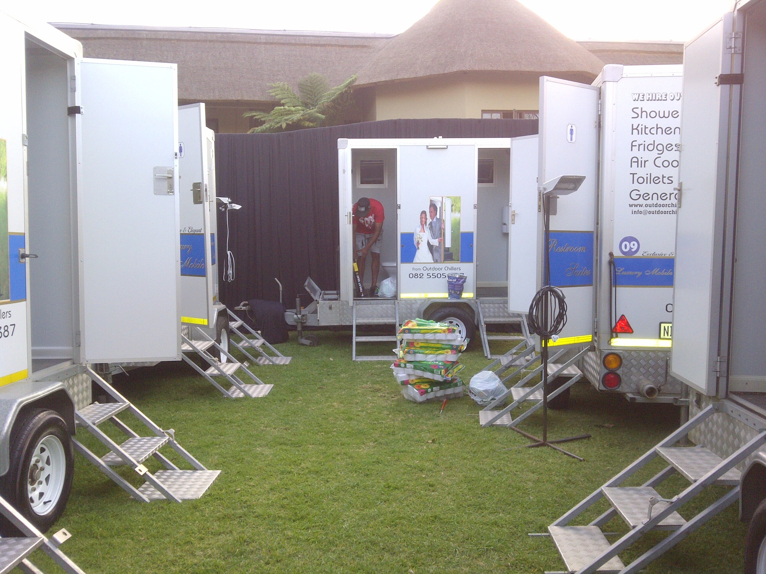 TOILET HIRE