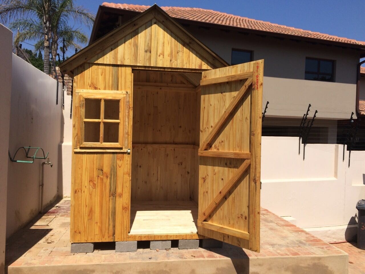 A + M Wendy Houses